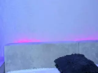 Gorgeous-Luna's Live Sex Cam Show