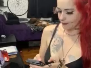 Missy13's Live Sex Cam Show