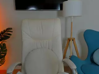 Hailey-Green's Live Sex Cam Show