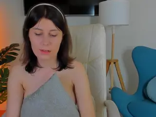 Hailey-Green's Live Sex Cam Show