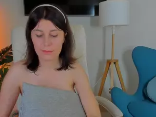 Hailey-Green's Live Sex Cam Show