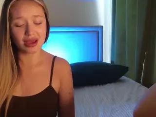 KiraMegan's Live Sex Cam Show