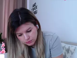 Asti757's Live Sex Cam Show