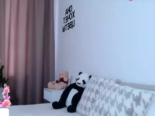 Asti757's Live Sex Cam Show