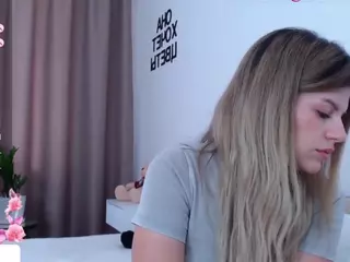 Asti757's Live Sex Cam Show