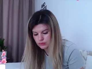Asti757's Live Sex Cam Show