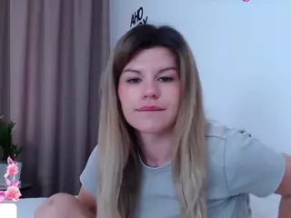 Asti757's Live Sex Cam Show