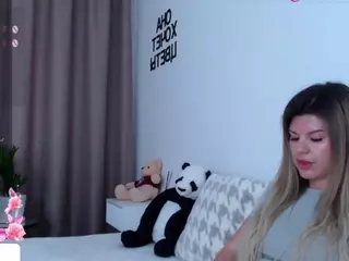 Asti757's Live Sex Cam Show