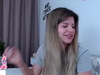 Asti757's Live Sex Cam Show