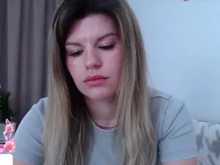 Asti757's Live Sex Cam Show