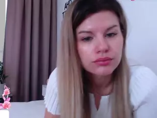 Asti757's Live Sex Cam Show