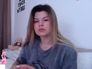 Asti757's Live Sex Cam Show