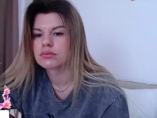 Asti757's Live Sex Cam Show