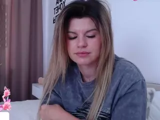 Asti757's Live Sex Cam Show