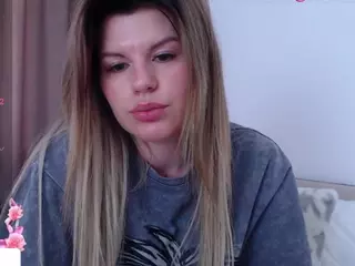 Asti757's Live Sex Cam Show