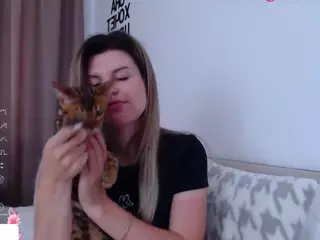 Asti757's Live Sex Cam Show