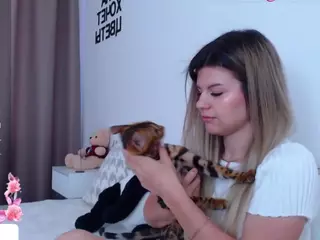 Asti757's Live Sex Cam Show