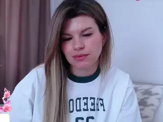 Asti757's Live Sex Cam Show