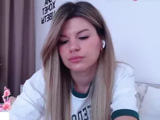 Asti757's Live Sex Cam Show