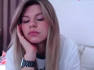 Asti757's Live Sex Cam Show
