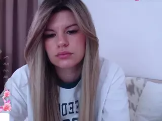 Asti757's Live Sex Cam Show