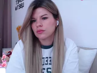 Asti757's Live Sex Cam Show