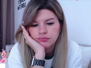 Asti757's Live Sex Cam Show