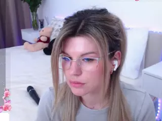 Asti757's Live Sex Cam Show
