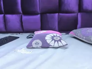 BriannaCastello's Live Sex Cam Show
