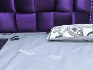 BriannaCastello's Live Sex Cam Show