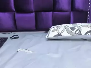 BriannaCastello's Live Sex Cam Show