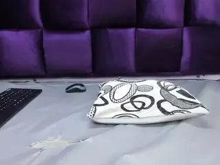 BriannaCastello's Live Sex Cam Show