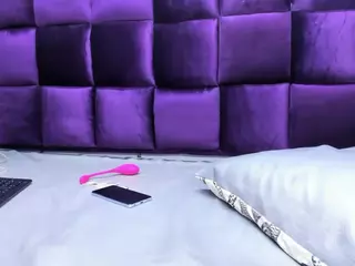 BriannaCastello's Live Sex Cam Show