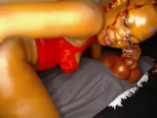 Queen-bree's Live Sex Cam Show