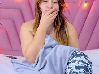 hornybarelylegalgirl's Live Sex Cam Show