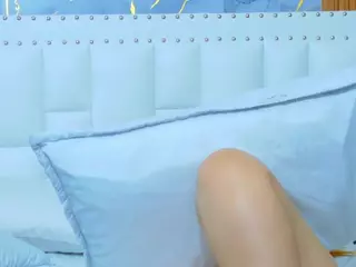 hornybarelylegalgirl's Live Sex Cam Show