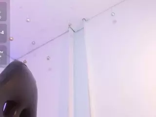 Chloee-Hott's Live Sex Cam Show