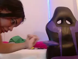 Chloee-Hott's Live Sex Cam Show