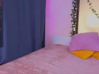 Wrong-Door's Live Sex Cam Show