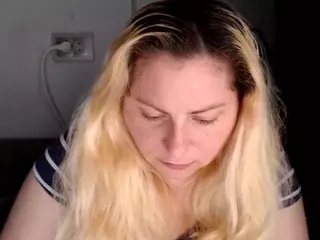 candycream17's Live Sex Cam Show