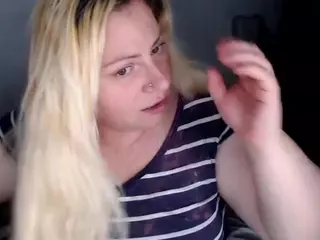 candycream17's Live Sex Cam Show