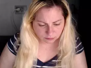 candycream17's Live Sex Cam Show