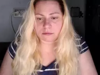 candycream17's Live Sex Cam Show