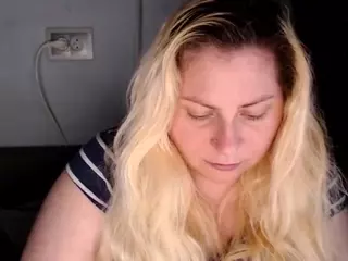 candycream17's Live Sex Cam Show