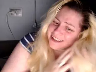 candycream17's Live Sex Cam Show
