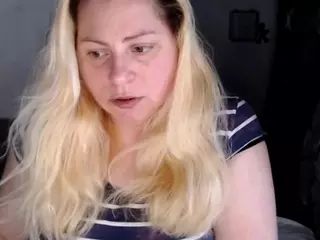 candycream17's Live Sex Cam Show