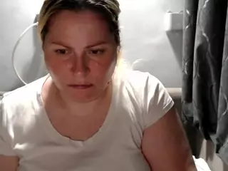 candycream17's Live Sex Cam Show