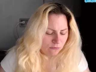 candycream17's Live Sex Cam Show