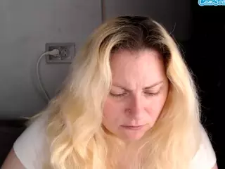 candycream17's Live Sex Cam Show