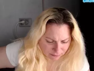 candycream17's Live Sex Cam Show